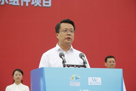 淮安尊龙凯时轻量化车载新型显示组件项目开工建设4.JPG